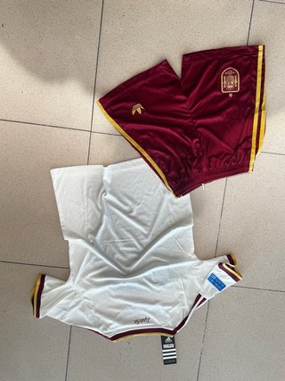 Conjunto España Adidas 2026 mundial tallas
