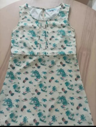 Vestido estampado palmeras y piñas