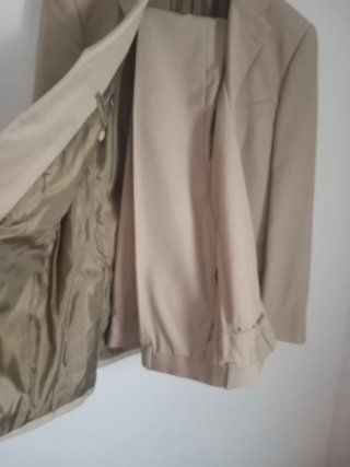 Traje de hombre beige