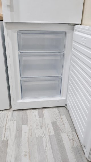 Frigorífico Electrolux EUF2702DOW