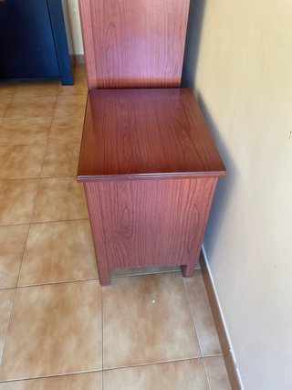 Mobili in legno con cassetti