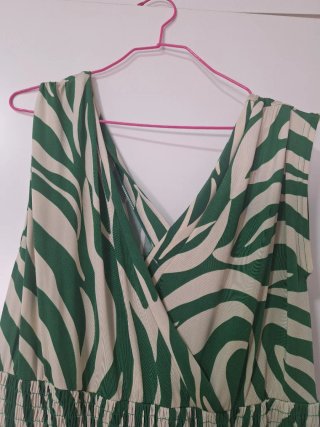 Mono estampado cebra verde y beige