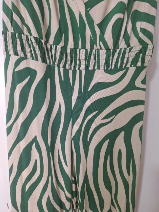 Mono estampado cebra verde y beige