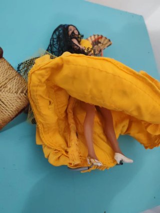 Muñeca y silla flamenca
