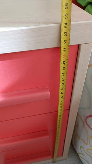 Dormitorio completo: armario, cama y mesita