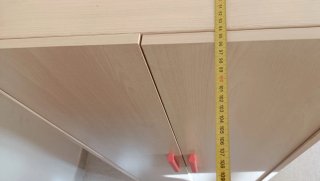 Dormitorio completo: armario, cama y mesita