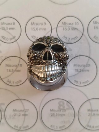 Anello teschio con strass