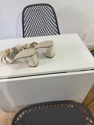 Sandalias Zara Beige Tacón