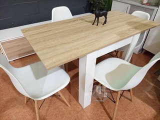 Mesa Auxiliar Extensible con 4 sillas