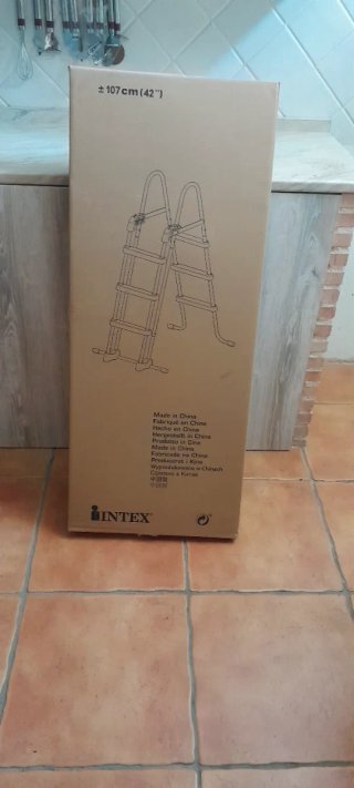 Escalera Intex para piscina 107 cm