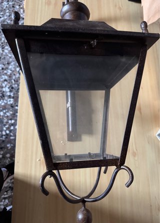 Farol de hierro forjado estilo rústico