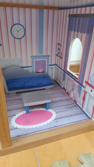 Casa de muñecas grande con muebles