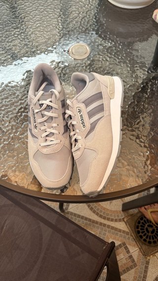 Deportes Adidas Grises