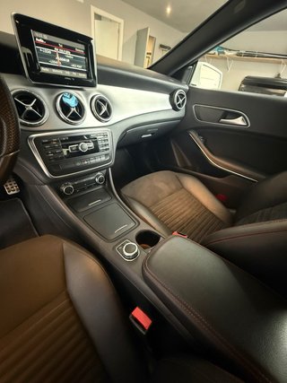 Mercedes-Benz  Cla 200 2015