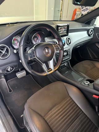 Mercedes-Benz  Cla 200 2015