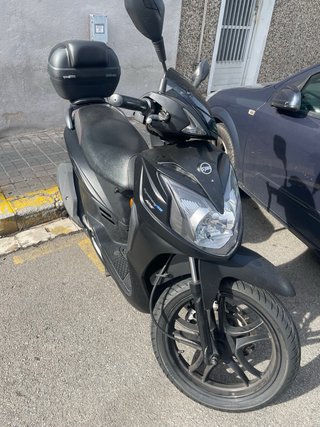 Moto Sym Symphony 125 SR Negra 20m km baúl y pitón