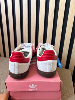 Zapatillas Corazones Rosas y Rojas