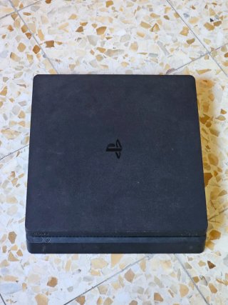 PlayStation 4 Slim non funzionante