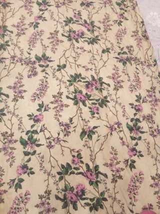 Pañuelo de seda floral beige y rosa