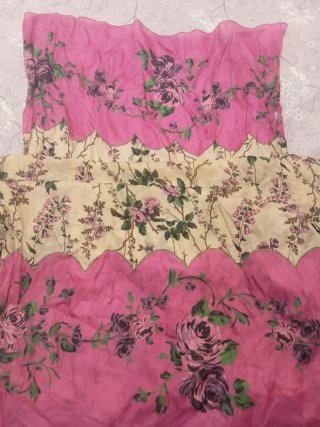 Pañuelo de seda floral beige y rosa