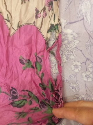 Pañuelo de seda floral beige y rosa