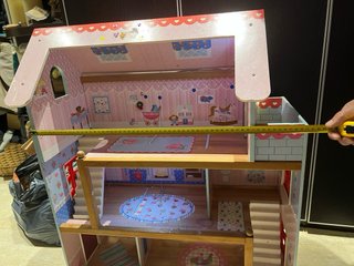 Casita de muñecas infantil de madera con mobiliari