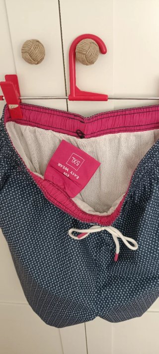 Bañador hombre azul con detalles rosa