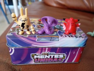 Figuritas Pokémon (Caja)
