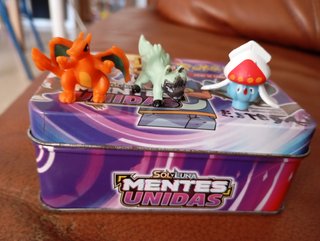 Figuritas Pokémon (Caja)
