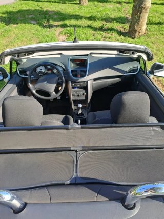 Peugeot 207 cc  2010