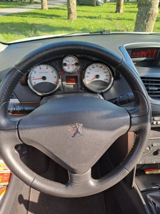 Peugeot 207 cc  2010