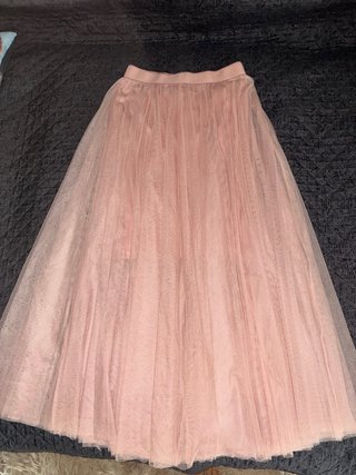Vestido rosa con cinturón floral