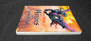 Libro Heroes por Casualidad " Laura Gallego