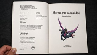 Libro Heroes por Casualidad " Laura Gallego
