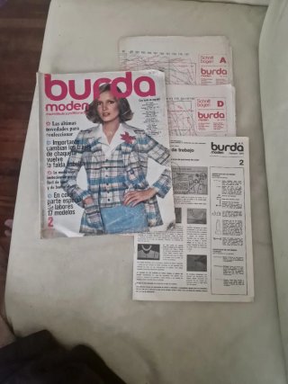 Revista Burda Febrero 1976, con patrones