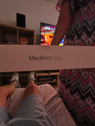 MacBook Neo 13 8GB RAM 256GB Amarillo, impecable
