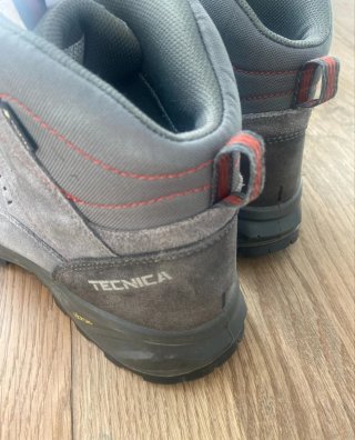 Botas senderismo nº 43, suela Vibram