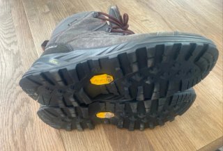 Botas senderismo nº 43, suela Vibram