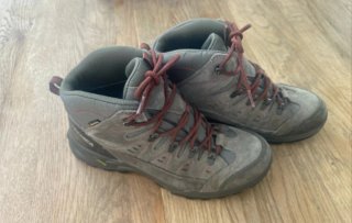 Botas senderismo nº 43, suela Vibram
