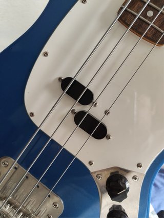 Bajo Eléctrico Squier Mustang Azul