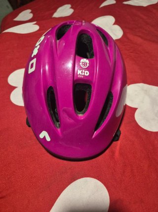 Casco rosa fucsia niña patinete bici