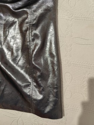 Vestido mini plateado Zara con volantes
