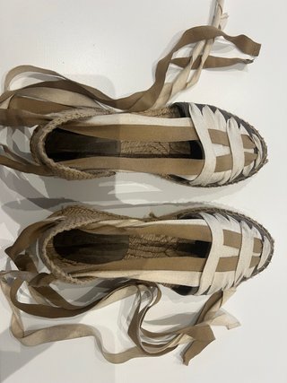 Alpargatas de atar mujer beige y blanco