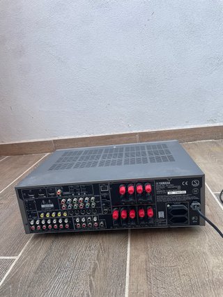 Amplificador Yamaha RX-V563 AV Receptor