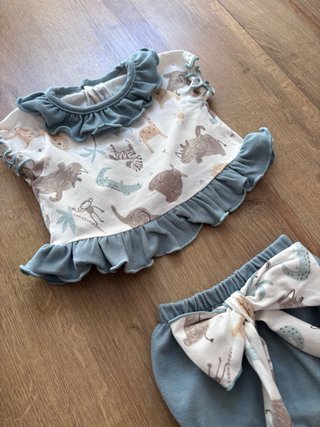Conjunto 1 mes bebé niña Calamaro estampado safari