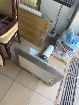 Muebles cocina y 2 sillas madera y tela