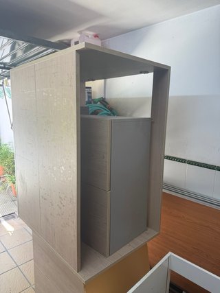 Muebles cocina y 2 sillas madera y tela