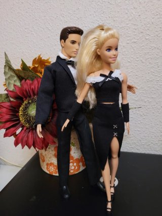 Muñecos Ken y Barbie de traje