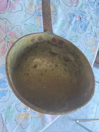 Cazo de latón y hierro