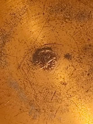Antico vasetto in rame con coperchio e punzone